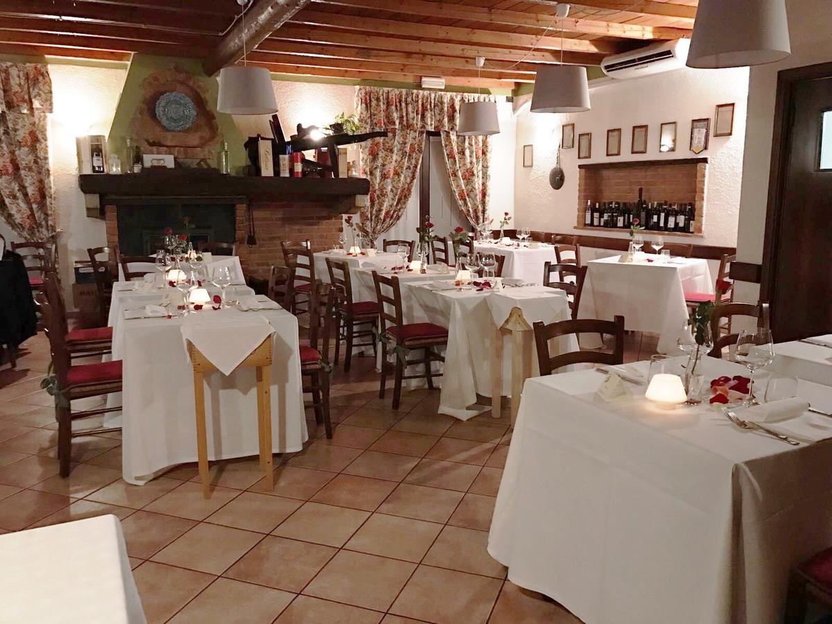 Hotel Locanda Da Carla Vigevano Exteriör bild