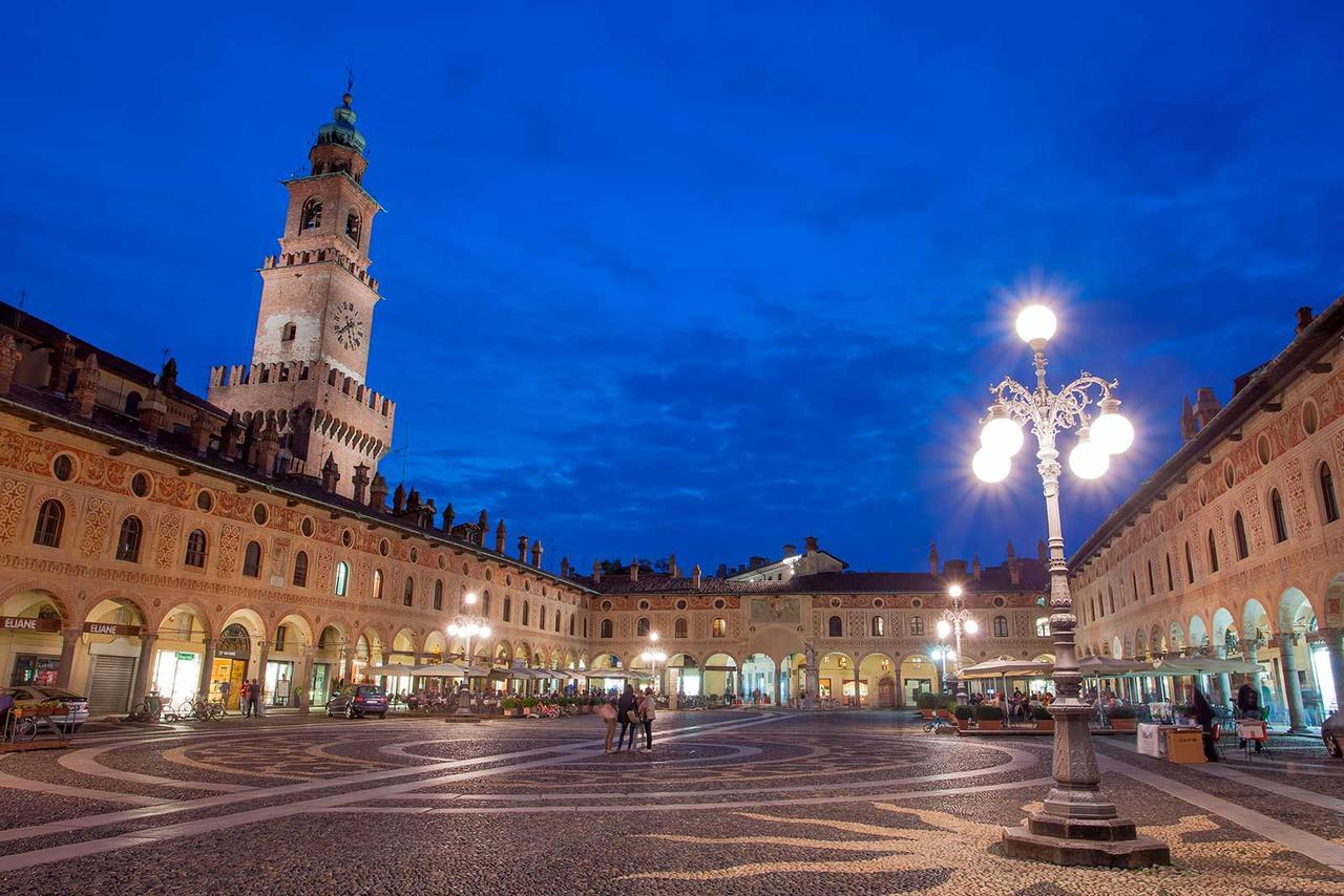 Hotel Locanda Da Carla Vigevano Exteriör bild